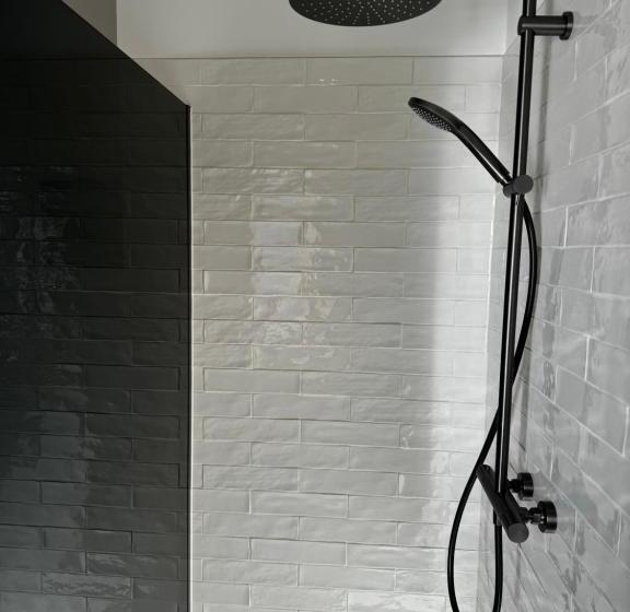 住宿加早餐  Gastsuite Het Duinroosje Met Hottub Op Het Privé Terras!