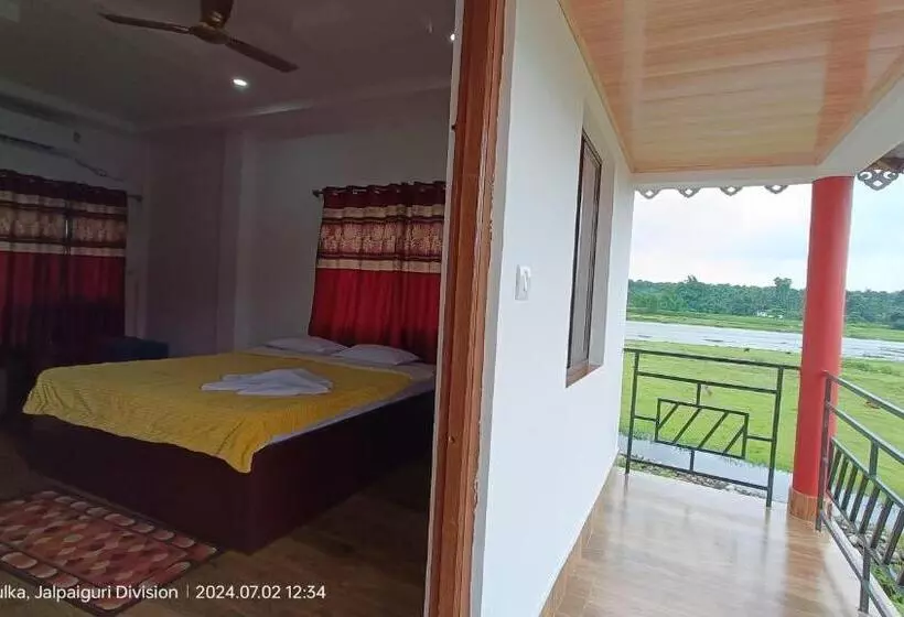 Hotelli Gangotri Resort