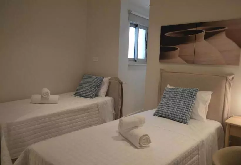 هتل Leondiana Boutique