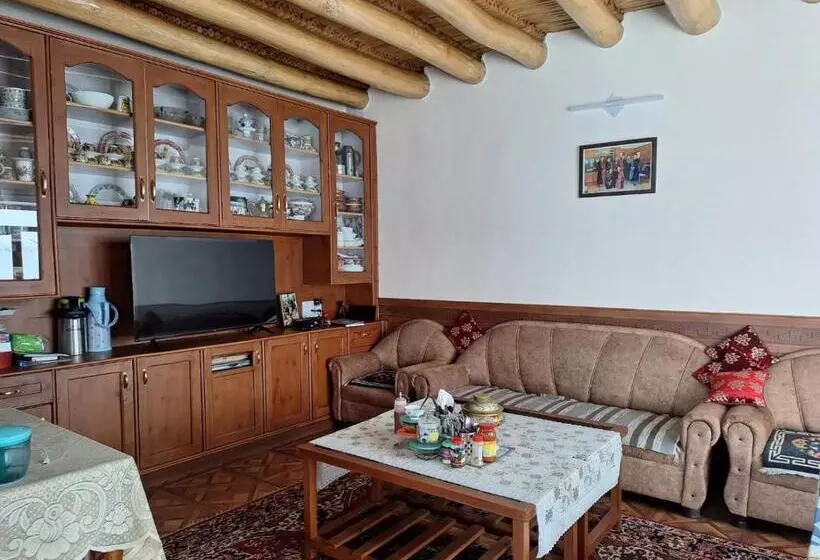 ペンション Gyalson Guest House Ladakh By Lexstays