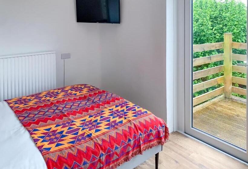 پانسیون Flat In Glastonbury 10