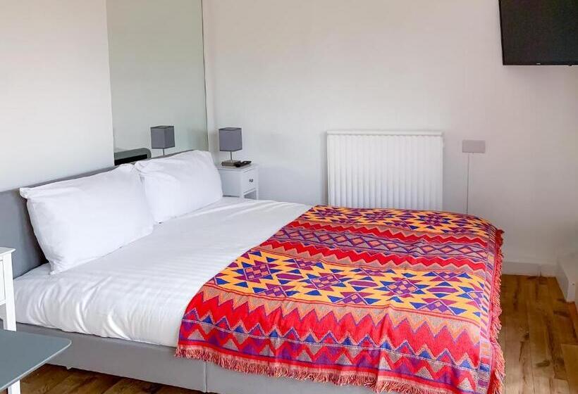 پانسیون Flat In Glastonbury 10