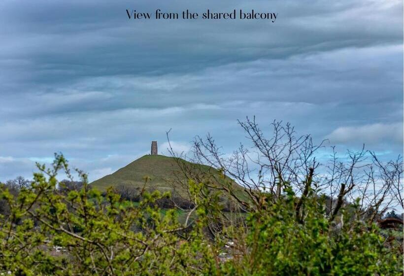 پانسیون Flat In Glastonbury 10