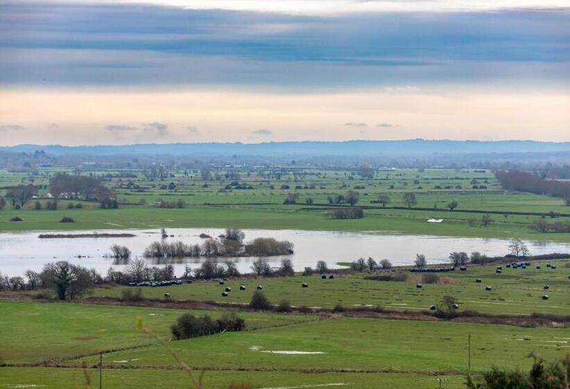 پانسیون Flat In Glastonbury 10