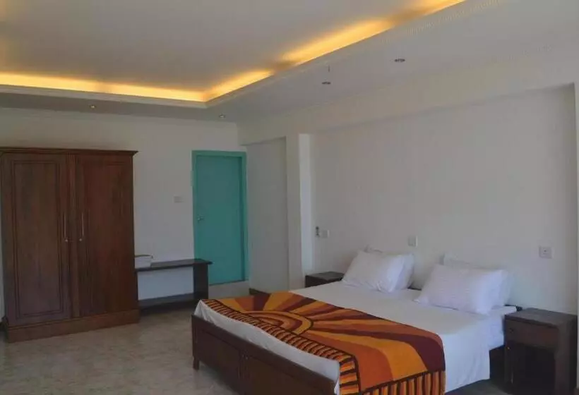 Amaya Beach Hotel Dikwella