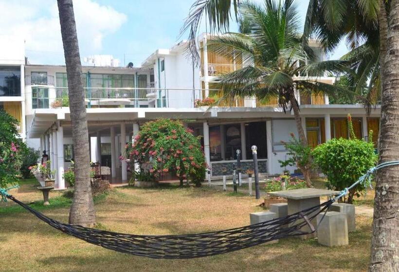 Amaya Beach Hotel Dikwella