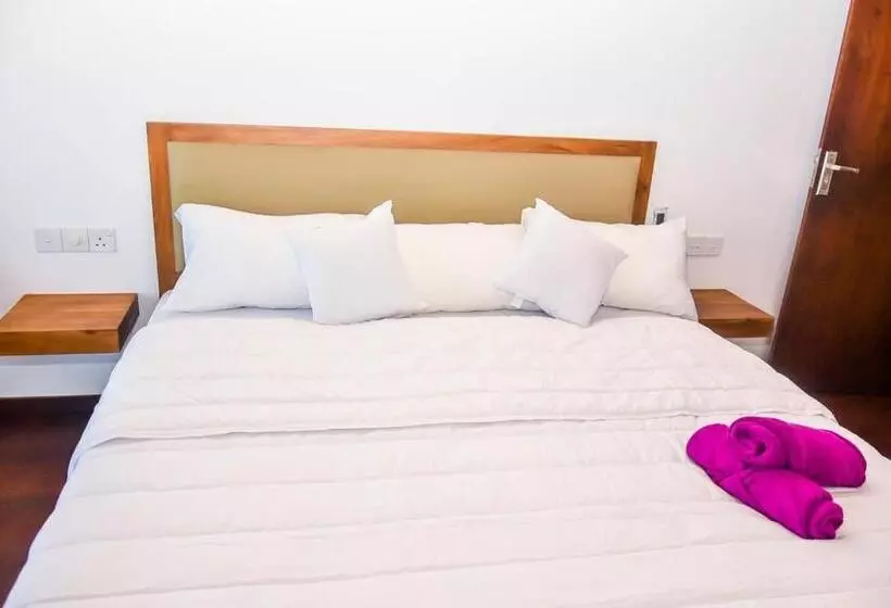 Aamiaismajoitus (B&B) Surfside Serenity