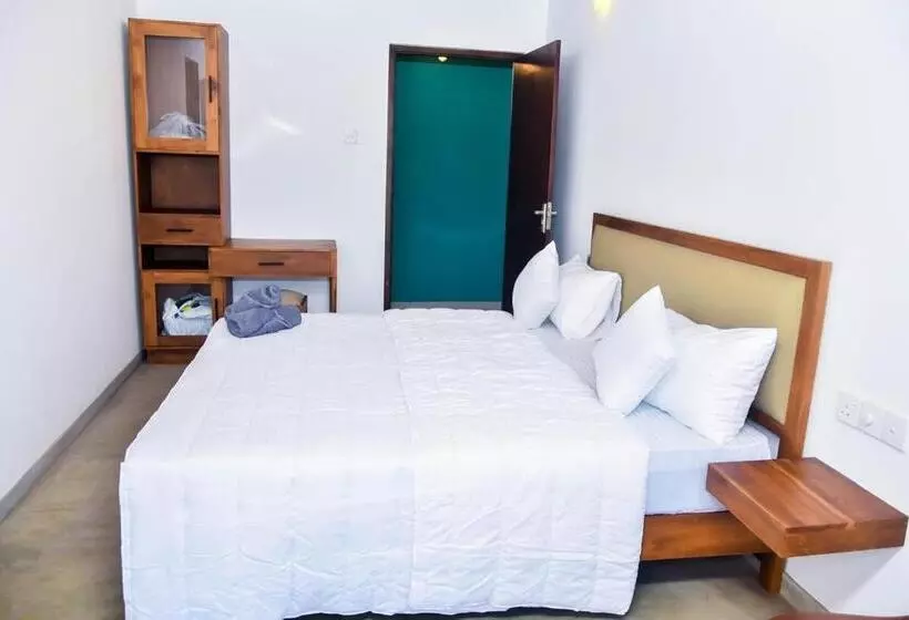 Aamiaismajoitus (B&B) Surfside Serenity
