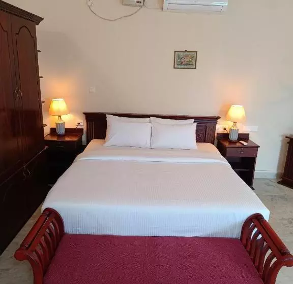 Hillview Beach Resort