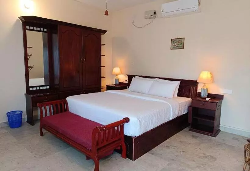 Hillview Beach Resort