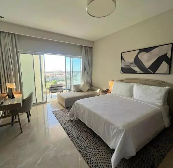 هتل Address Beach Studio