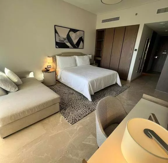 هتل Address Beach Studio
