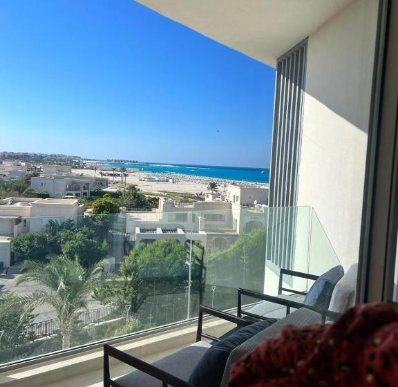 هتل Address Beach Studio