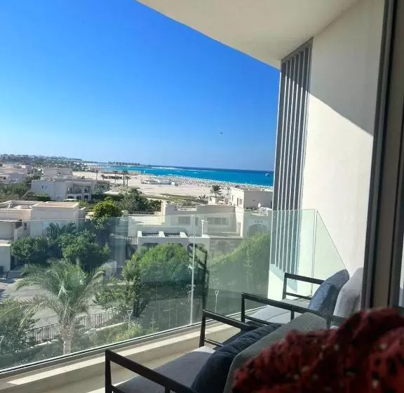 هتل Address Beach Studio