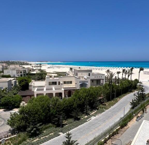 هتل Address Beach Studio