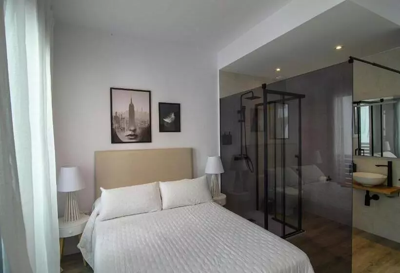 ホテル Antonella Suites