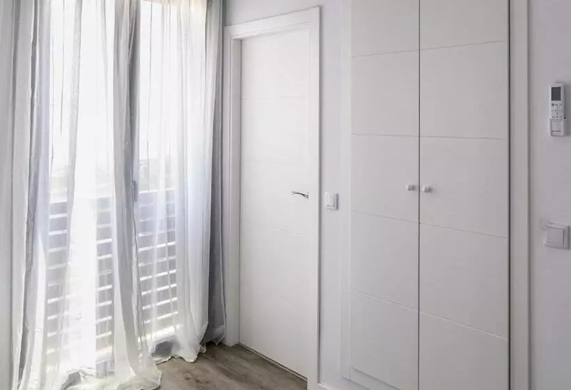 ホテル Antonella Suites