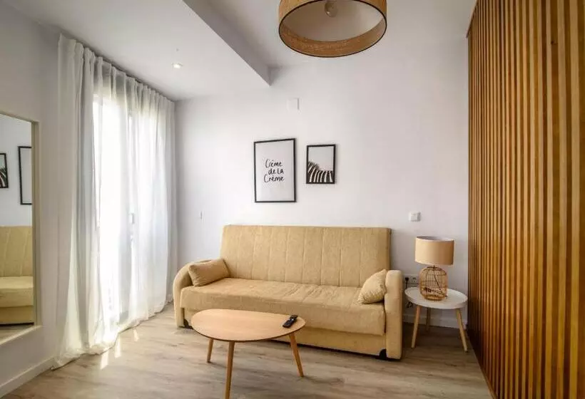 ホテル Antonella Suites