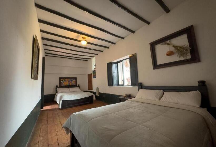 Hotel Las Tres Viejas