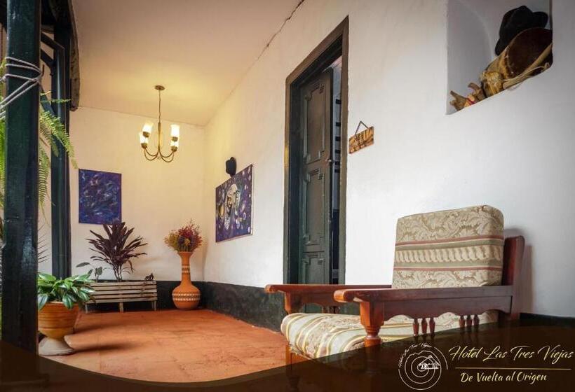 Hotel Las Tres Viejas
