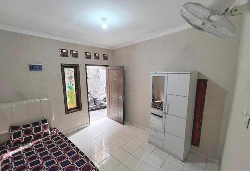 Otel Spot On 94146 Rama Residence Syariah