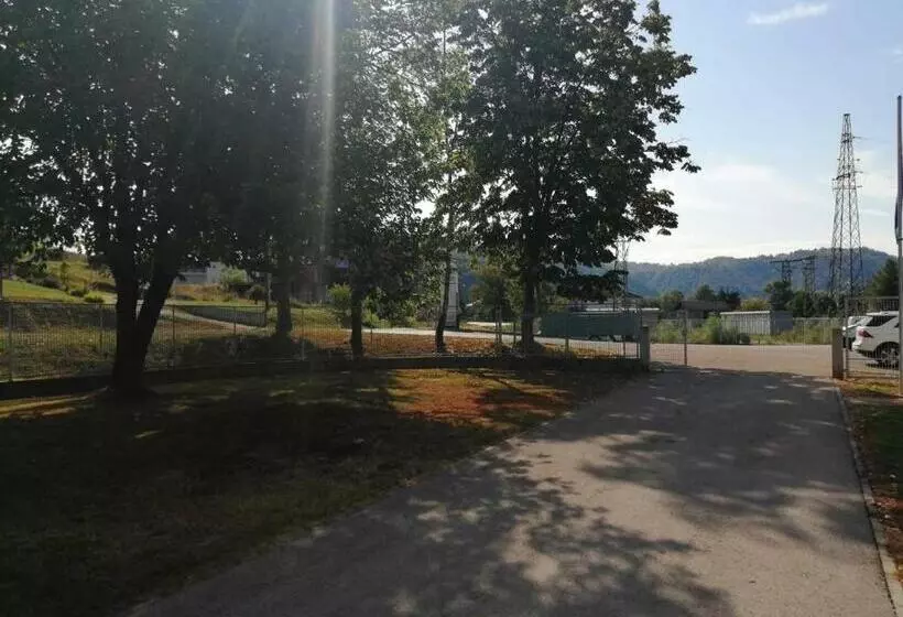 پانسیون Apartman Stan Na Dan Bosanska Otoka