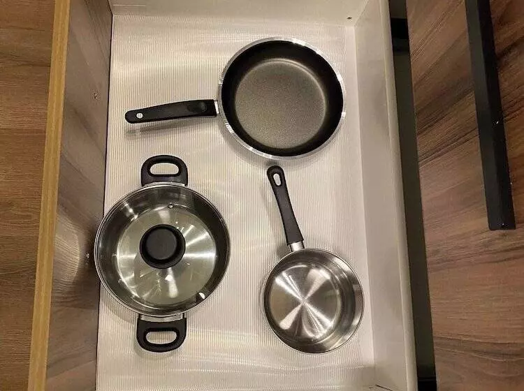 پانسیون Brand New Modern Flat 2br1ba Whyte And University