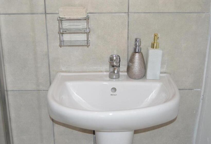 بنسيون Cozy Inn