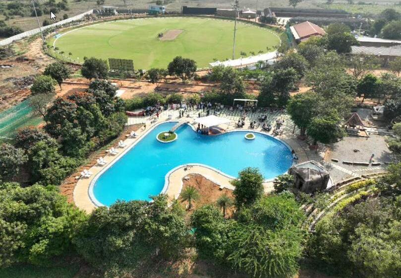 리조트 Grand Arena Sports County