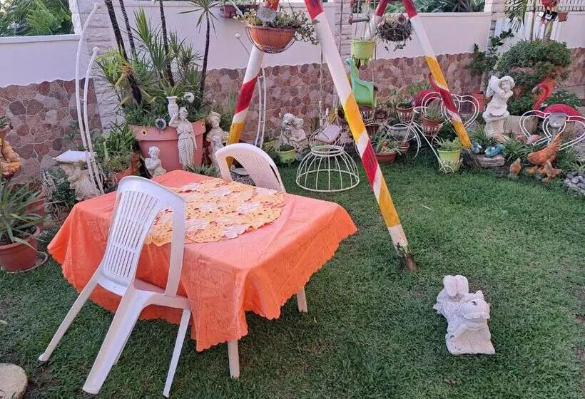 هاستل Kanalu Land