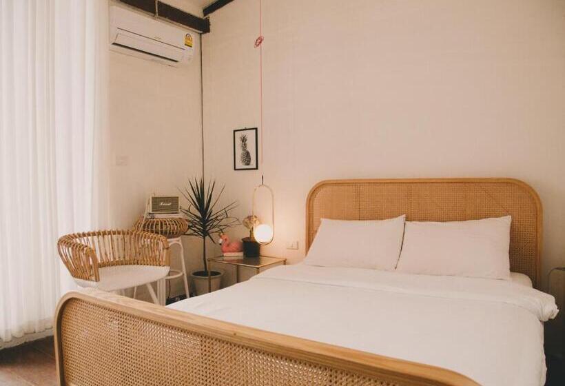 Bed and Breakfast เผลอสุขใจ Cafe And Bad Plursukjai