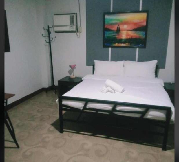 Hotel Daily Travellers Inn & Suites