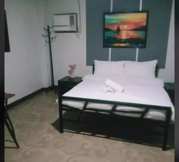 Hotelli Daily Travellers Inn & Suites