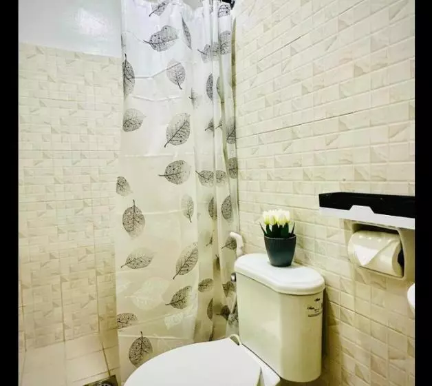 Hotelli Daily Travellers Inn & Suites