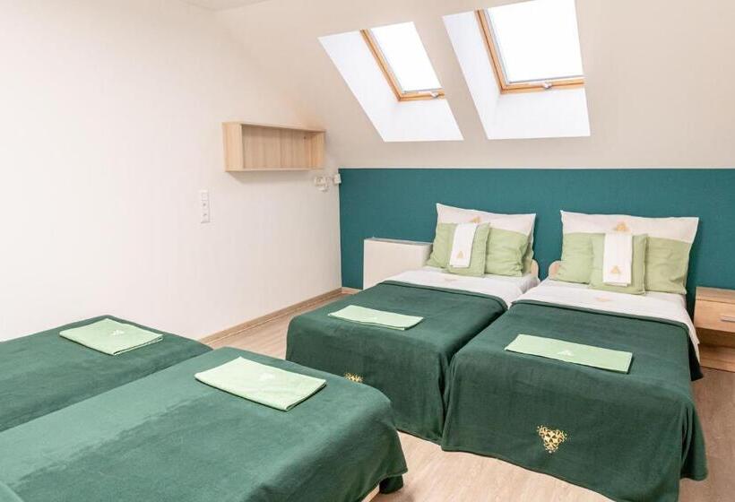 فندق Fehérliliom Vendégszálló