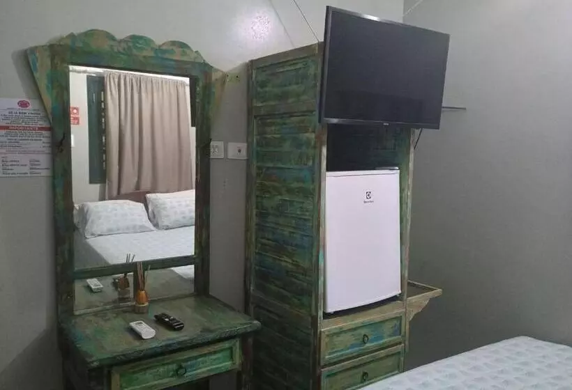 Hotelli Hostel E Pousada Paz E Benção