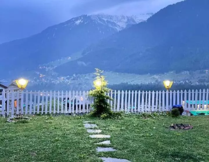 ホテル Muse Meadow Huts & Homestay