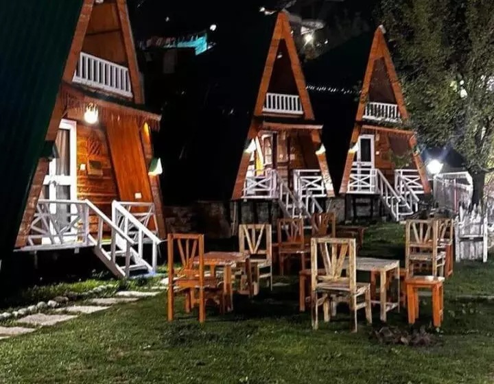 ホテル Muse Meadow Huts & Homestay