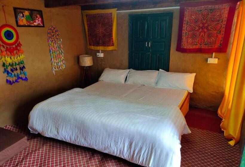 בית מלון כפרי Muse Meadow Huts & Homestay