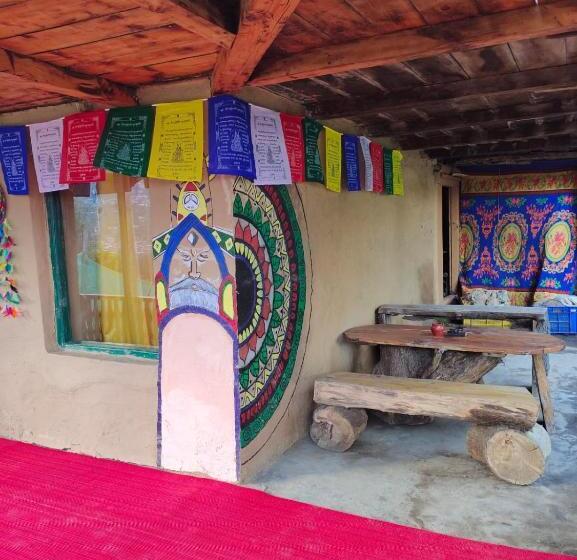 בית מלון כפרי Muse Meadow Huts & Homestay