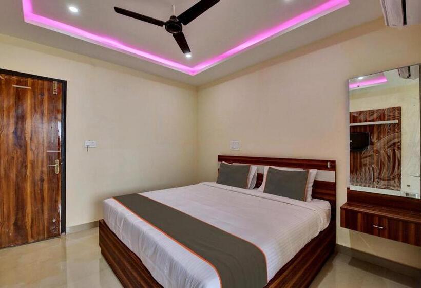 هتل Collection O Daivik Sunset Suites