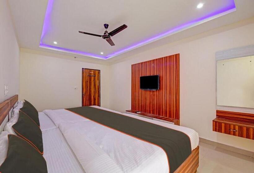 هتل Collection O Daivik Sunset Suites