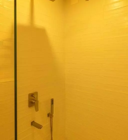 Hotelli Tomorrowland Farms And Suites