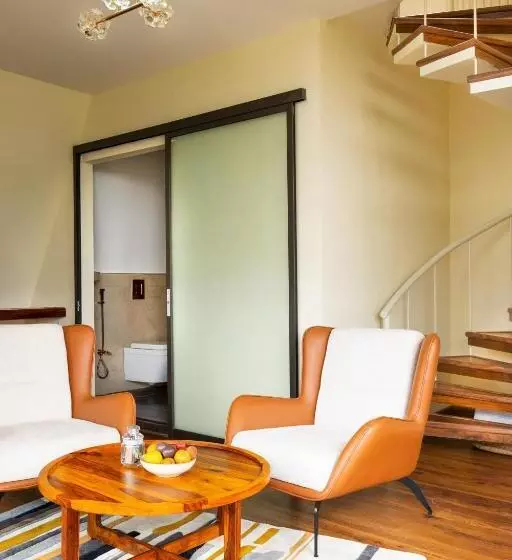 Hotelli Tomorrowland Farms And Suites