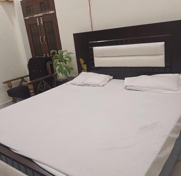 Majatalo Saraswati Guesthouse