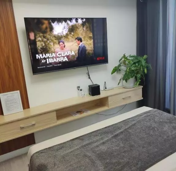 ユースホステル Azure North Condominium Pampanga By Monette