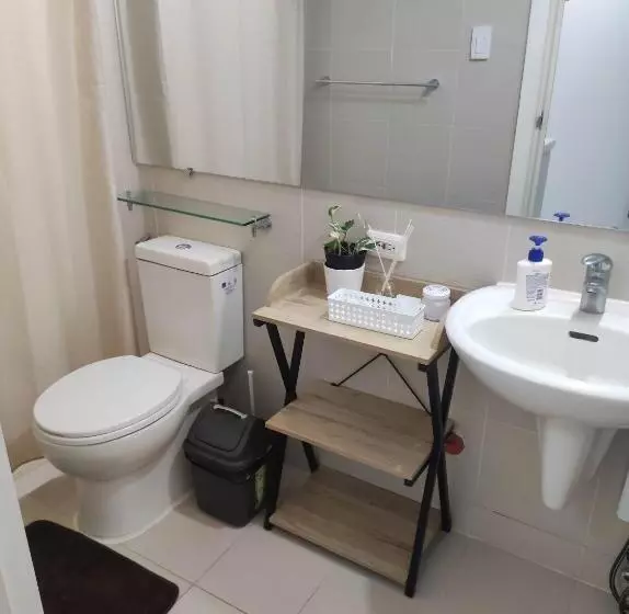ユースホステル Azure North Condominium Pampanga By Monette