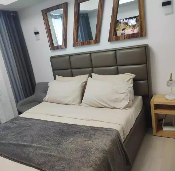ユースホステル Azure North Condominium Pampanga By Monette