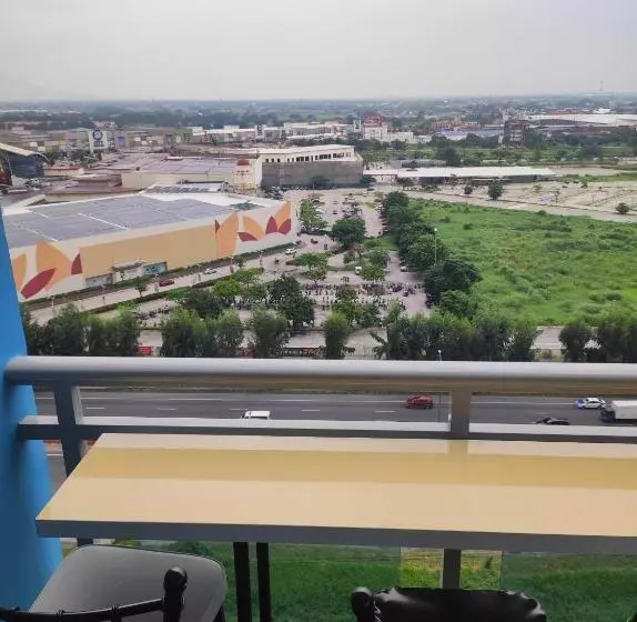 ユースホステル Azure North Condominium Pampanga By Monette