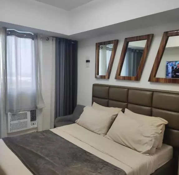 ユースホステル Azure North Condominium Pampanga By Monette